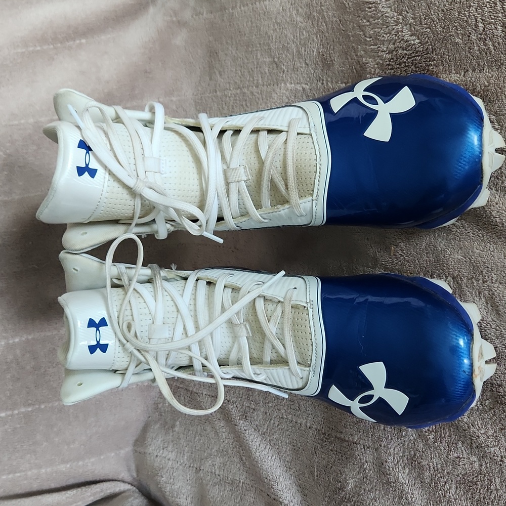 Football cleats